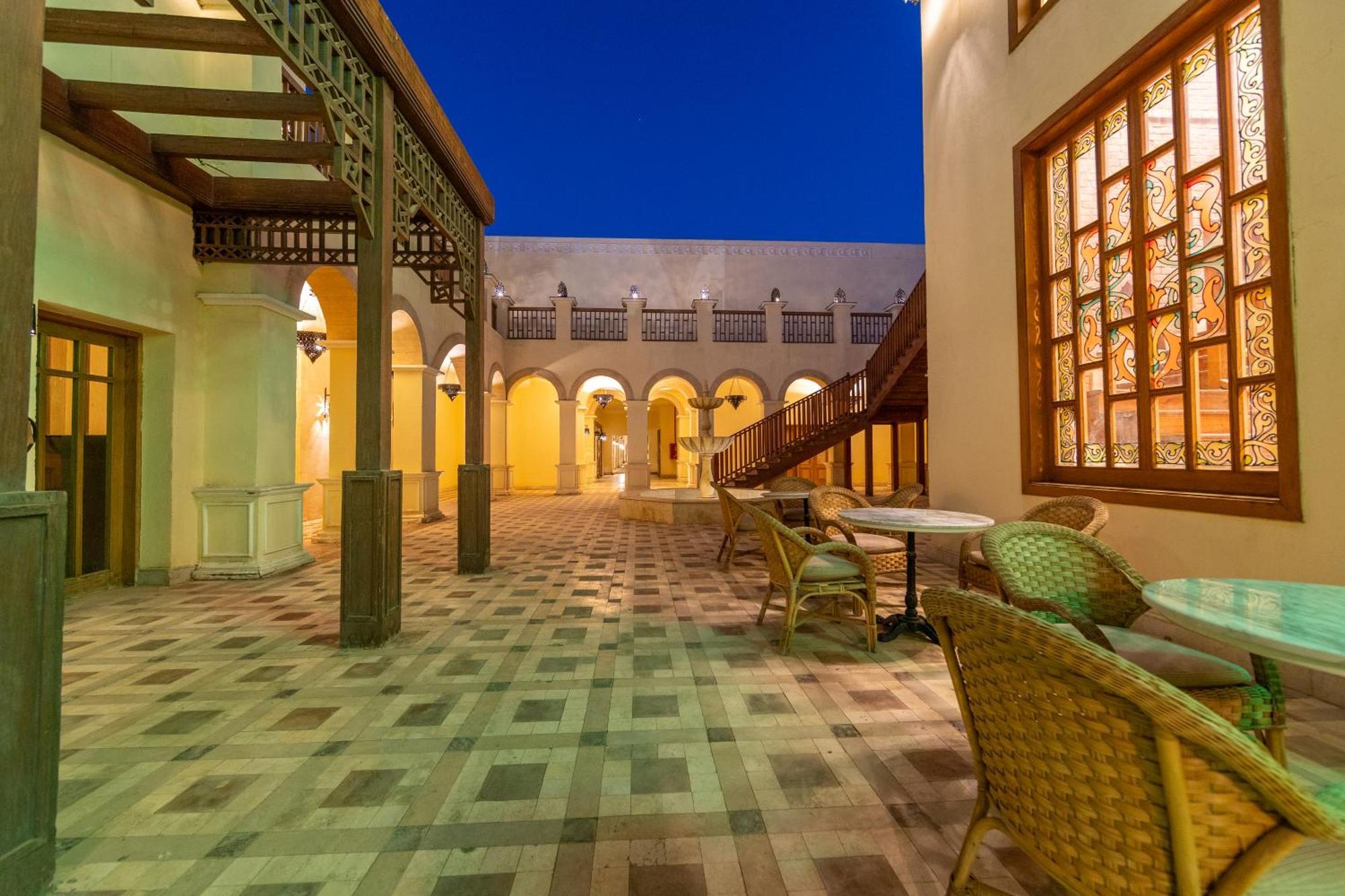 The Grand Hotel Sharm El Sheikh Exterior foto The hotel's courtyard