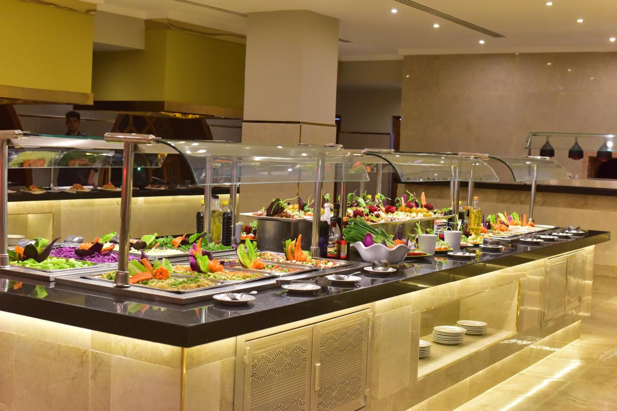 The Grand Hotel Sharm El Sheikh Exterior foto A salad bar