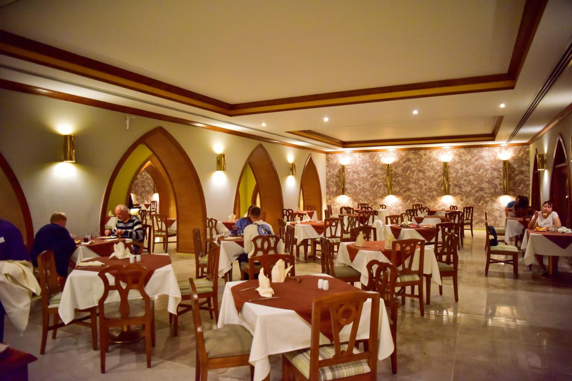 The Grand Hotel Sharm El Sheikh Exterior foto The restaurant at the hotel