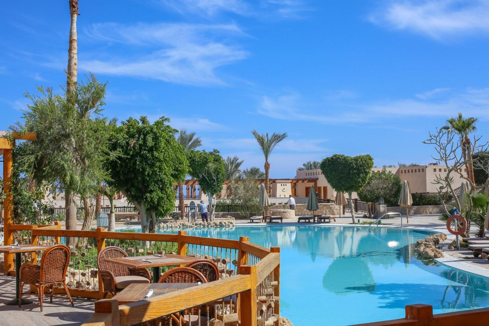 The Grand Hotel Sharm El Sheikh Exterior foto The pool at the resort